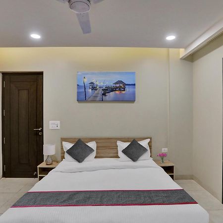 Townhouse Xanthe Hotel Ноида Екстериор снимка