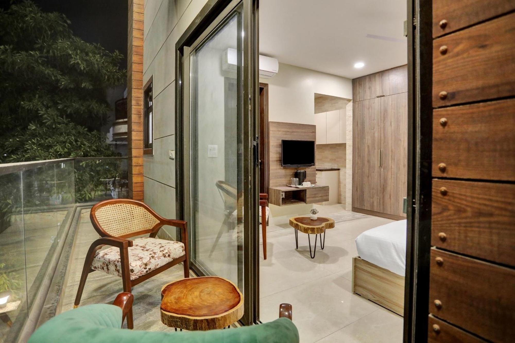 Townhouse Xanthe Hotel Ноида Екстериор снимка
