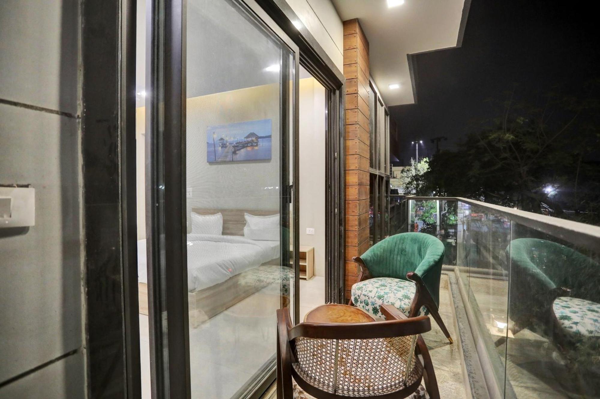 Townhouse Xanthe Hotel Ноида Екстериор снимка