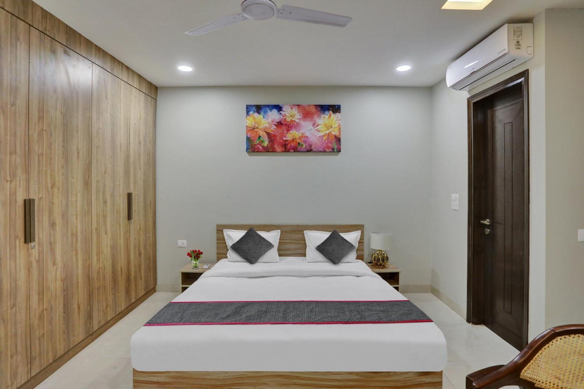Townhouse Xanthe Hotel Ноида Екстериор снимка