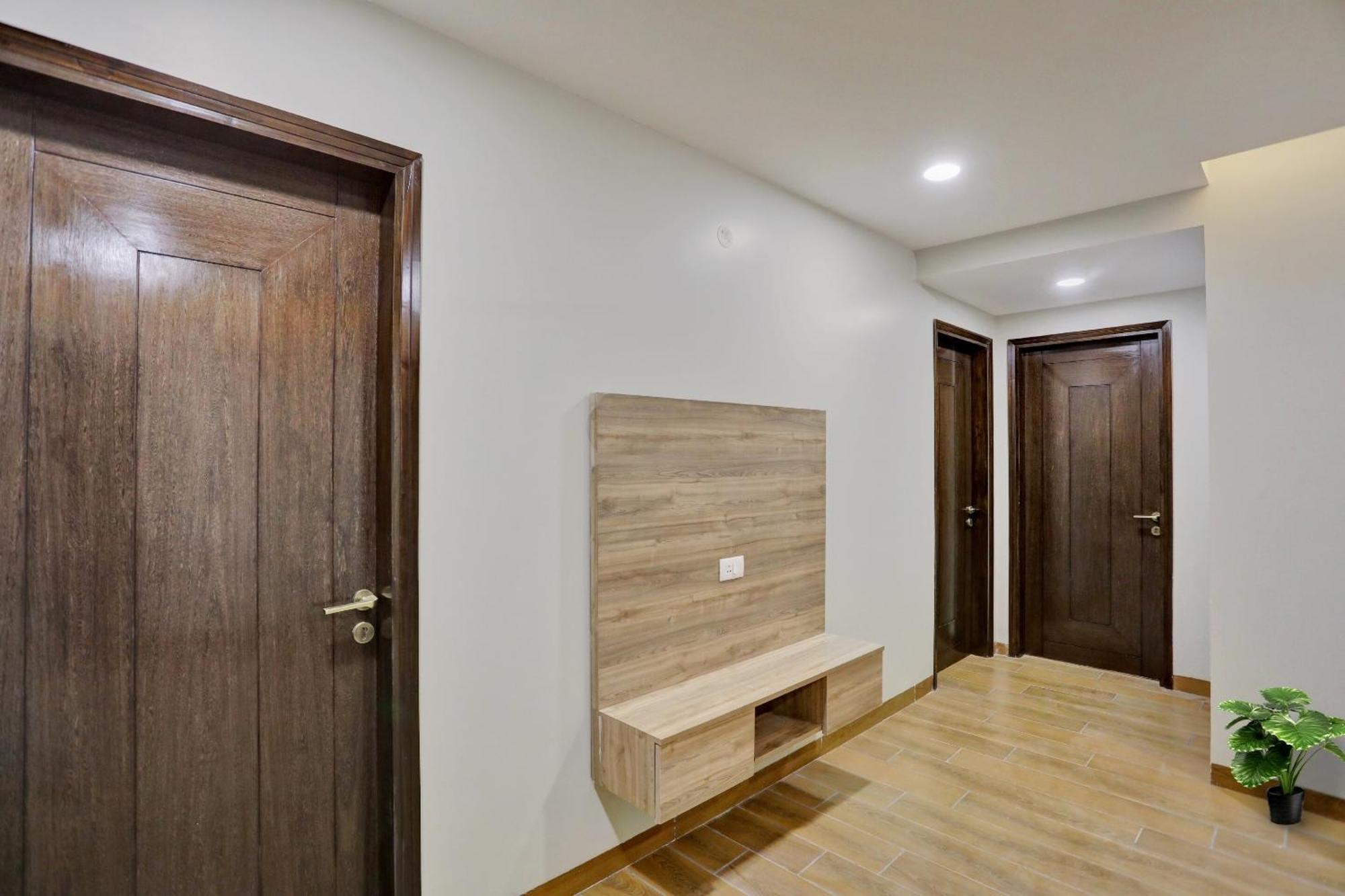 Townhouse Xanthe Hotel Ноида Екстериор снимка